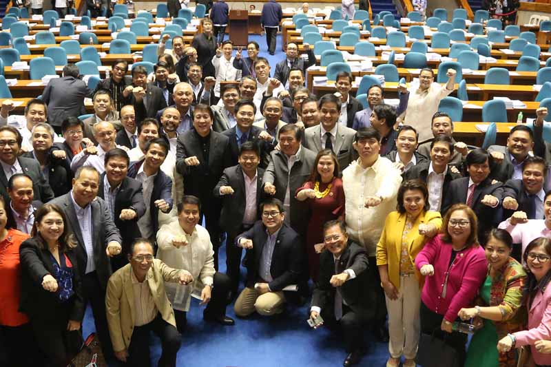 Senators promise to fight to restore CHR budget