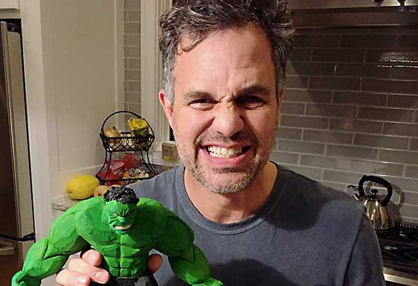 Hulk actor gets tsinelas figure from Philippines artist