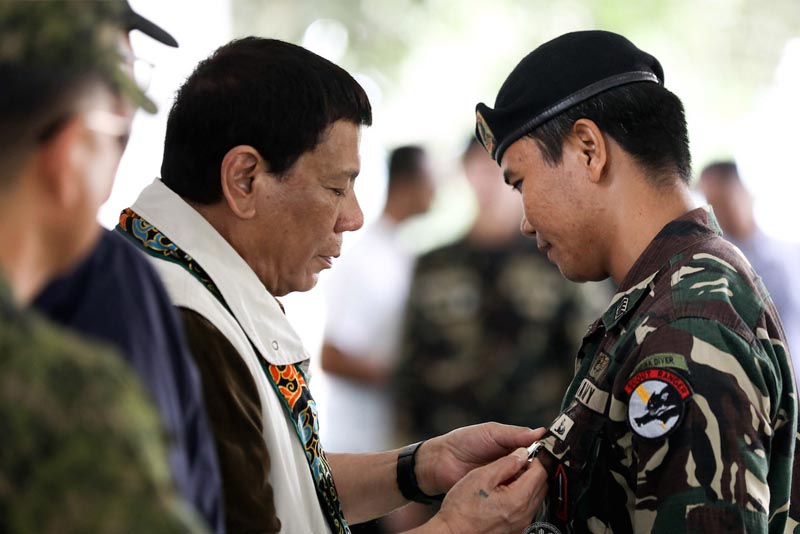 Duterte: I offered to resign, again, if pay rise of soldiers not enacted