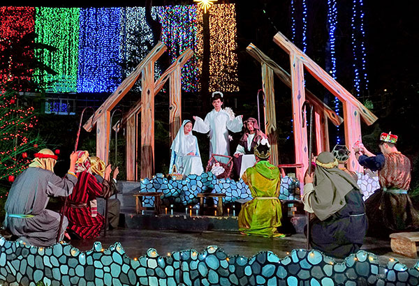 8 in 10 Pinoys expect happy Christmas â�� SWS