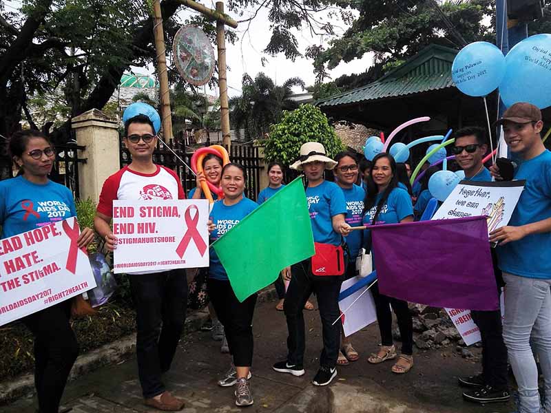 Respect and love equals condom â�� new UNAIDS Phl director