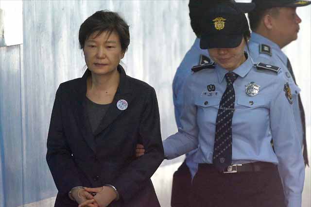 South Korean prosecutors demand 30 years for ex-president Park