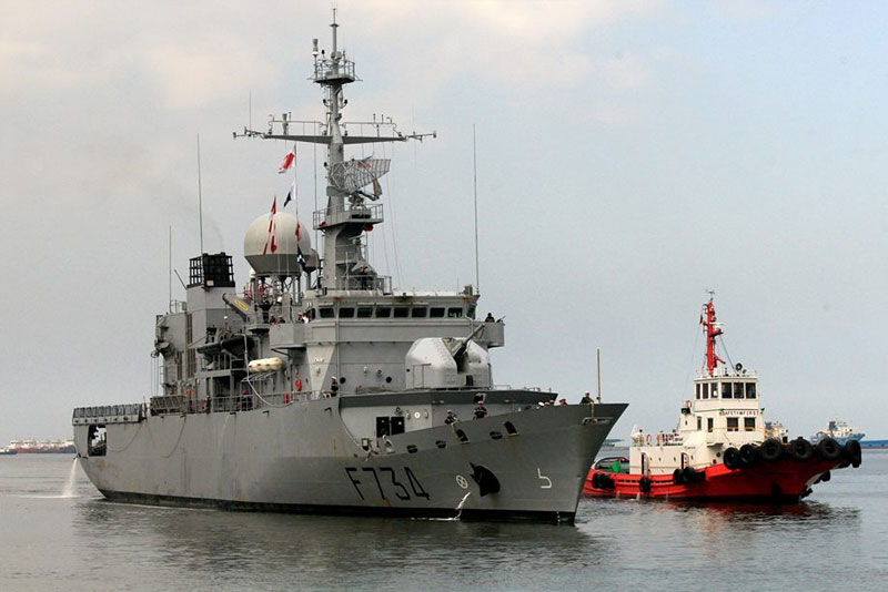 French frigates support freedom of navigation