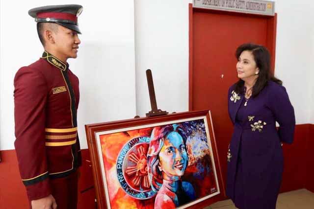PNPA graduate gifts Robredo with painting