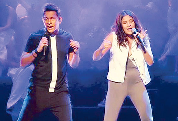 Gary V. shares stage with newbies 