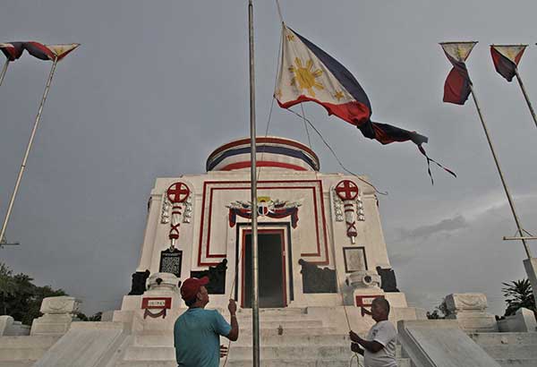 Sakripisyo ng mga bayani isapuso - Digong 