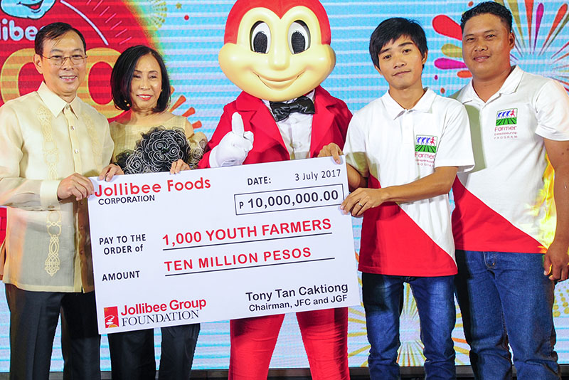 Fast food chain donates P10 million for 1,000 farmers