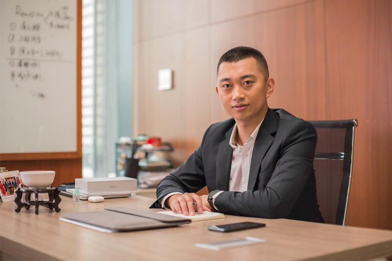 Starting as an assistant manager of the chief operations officer, Han helped build the brand during its pioneering years. Now, as the VP for National Sales, he has been making critical decisions for OPPO, employing strategies across platforms, while at the same time cultivating an enabling environment inside their local headquarters.