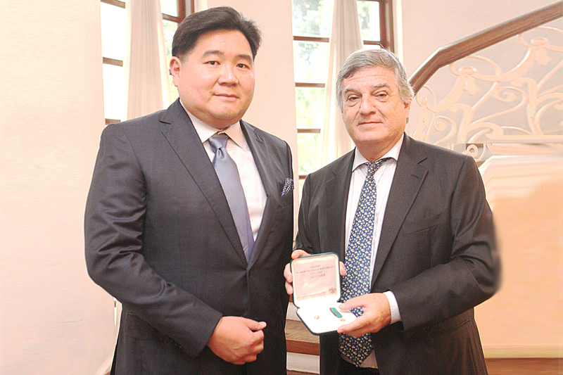  Italian honor for SSI Group Inc. president Anton Huang