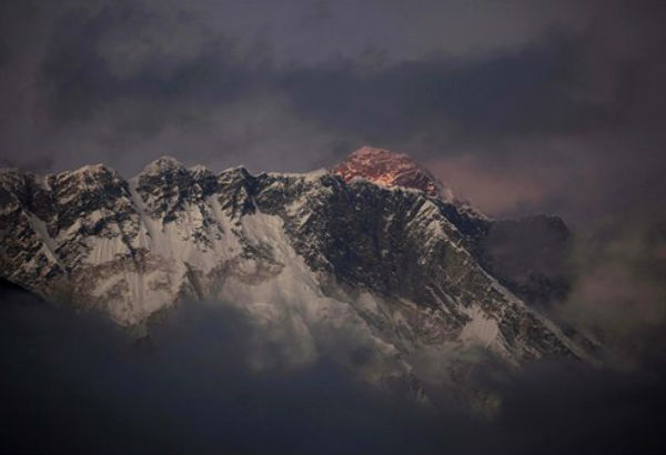 Nepal pledges to improve climbing conditions on Everest