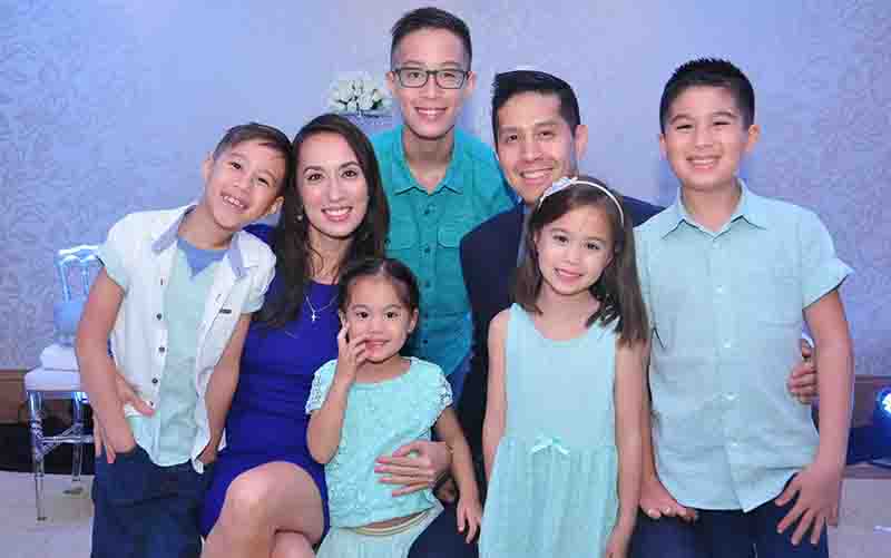 How TV host Edric Mendoza stays âpogiâ amid 5 kids