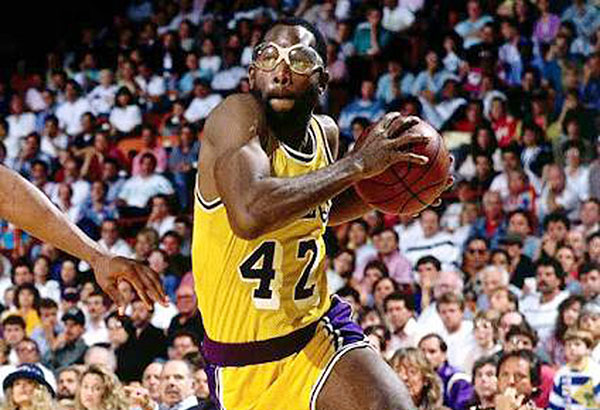 James Worthy inspires young basketball players