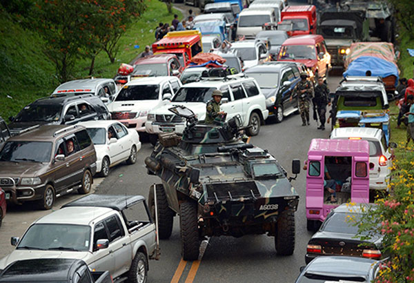 Town mayors support martial law 