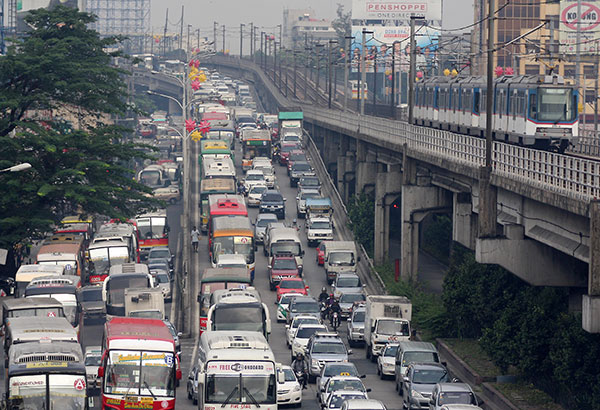 Motorist group pitches alternative to driver-only cars ban on EDSA