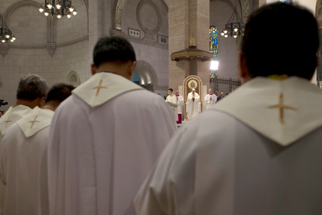 Pope Francis to Filipino clergy, religious: Identify with the poor
