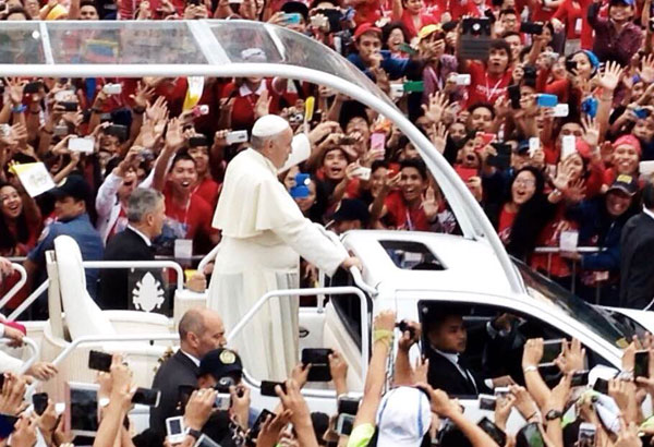 Largest crowd of youth in years gather for Pope Francis