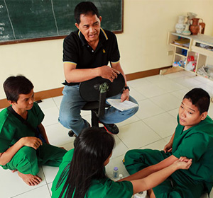 Former OFW pays it forward #28StoriesofGiving