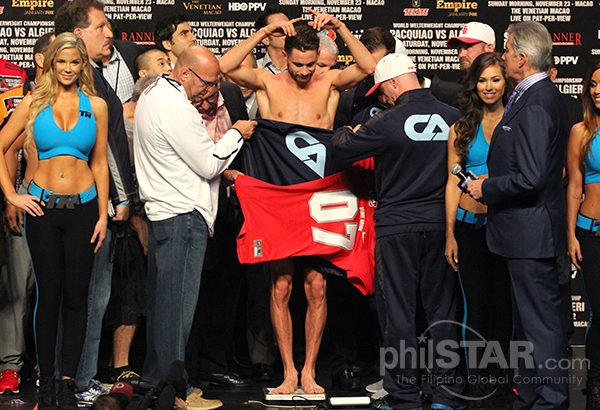 Algieri overweight; Pacquiao breezes past scales