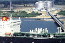 27 Shell completes first refrigerated LPG terminal in 1983