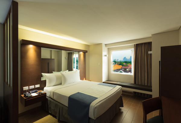 A staycation in the city at Microtel by Wyndham Acropolis