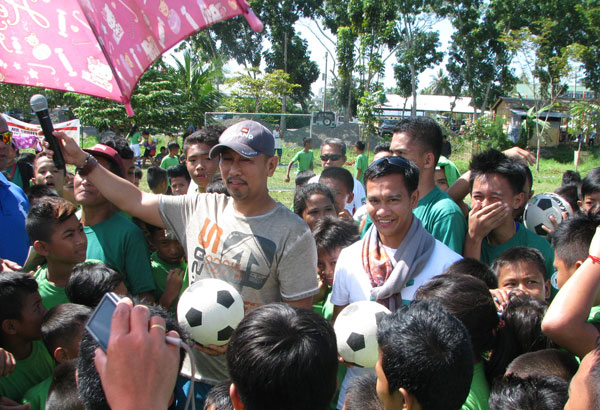 Azkals' Chieffy leads 'football for peace' in Maguindanao