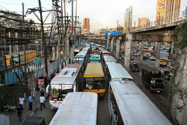 Palace urges public to ride 'uncongested' buses amid MRT woes