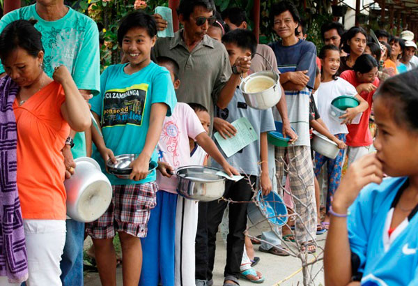 Zamboanga City relocates siege evacuees from cramped camp