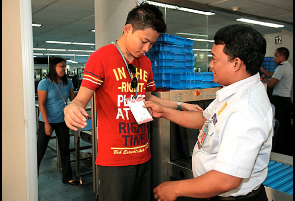 NAIA beefs up security after Pakistan airport attack