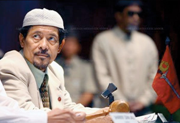 Roxas, Gazmin say arrest of Misuari difficult