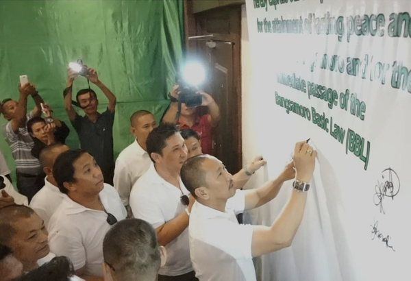 Maguindanao officials sign statement of support for Bangsamoro law