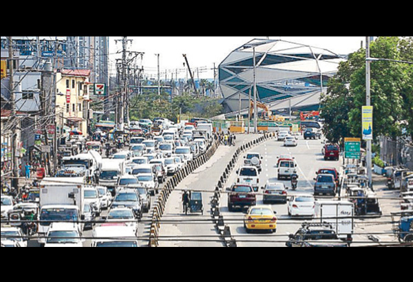 MMDA implements traffic loops, truck ban amid Christmas rush