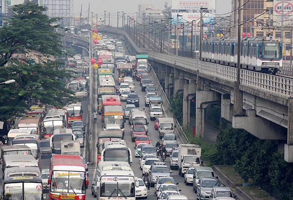LTFRB to hear bus, taxi fare cut pleas today
