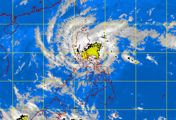 'Amang' slams into Camarines Sur, weakens