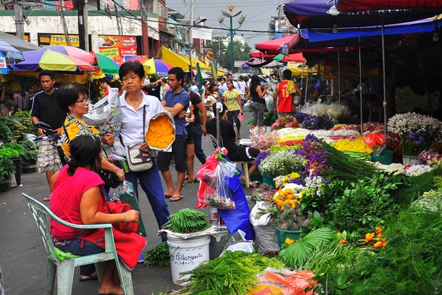 Flower prices in Dangwa to double as Undas nears