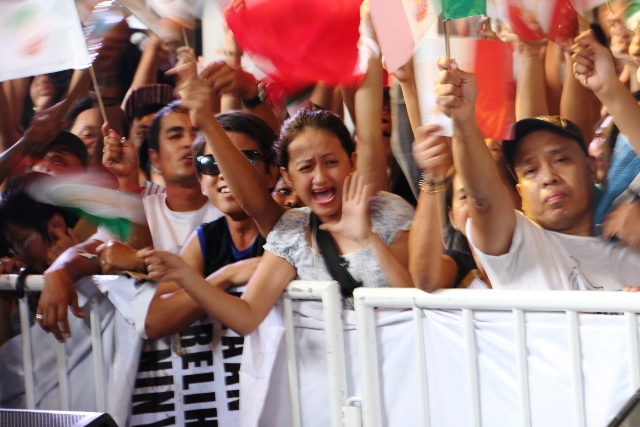 Potential 2016 bets hit for 'opportunism' in INC crisis
