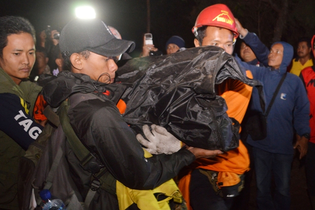 Indonesian forest fire kills 7 hikers, injures 2 others