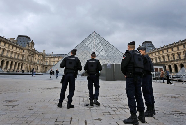 Philippines won't ban travel to Paris despite attacks