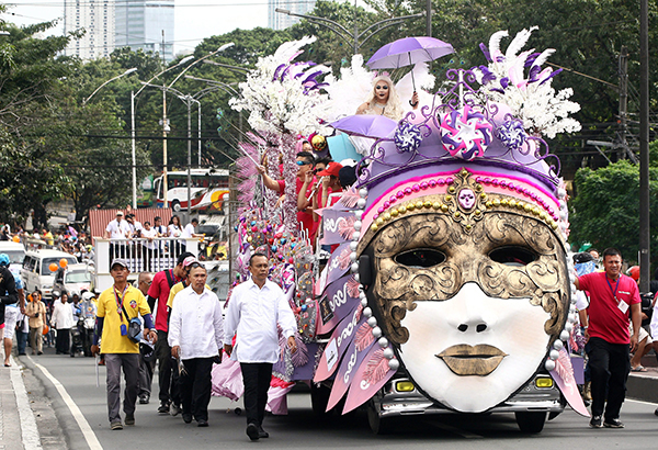 MMFF parade returns to Manila