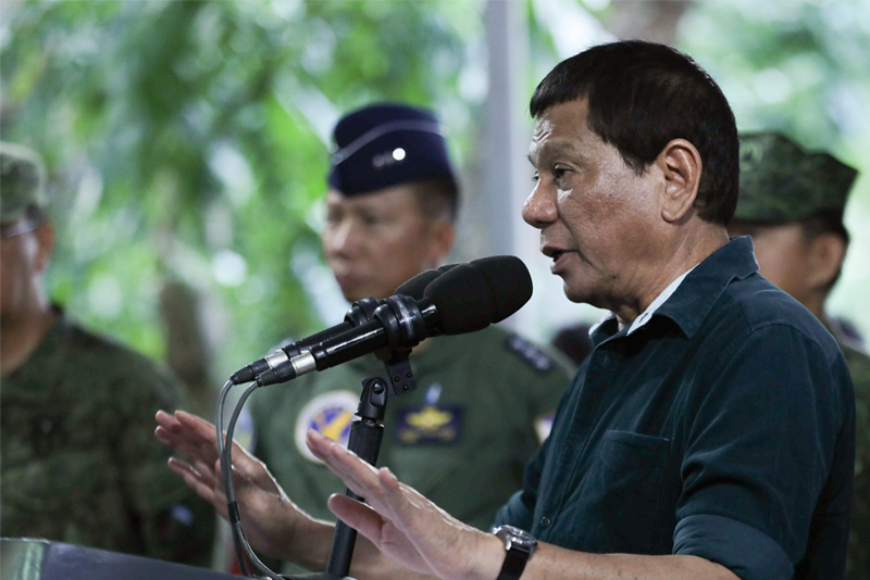 Duterte flies to Marawi anew