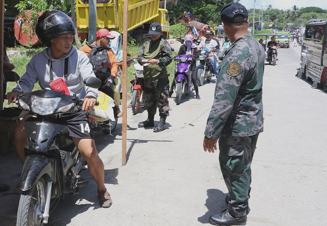 Man transporting IED hurt in shootout outside Cotabato City