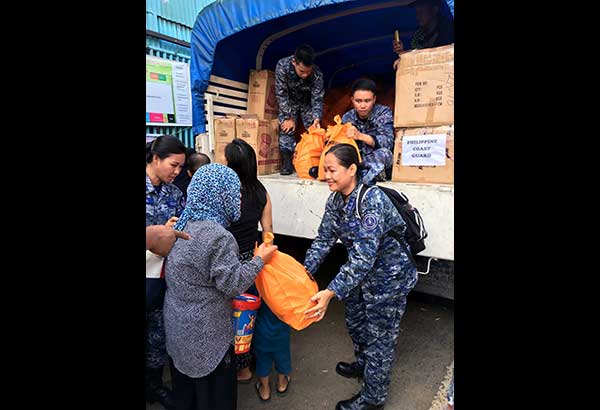 PCG conducts relief, medical mission for Marawi evacuees