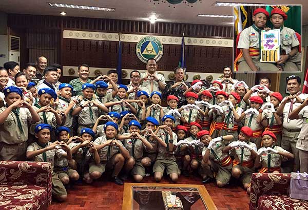 Marawi soldiers get letters, chocolates from Boy Scouts