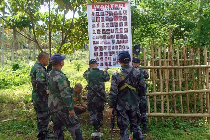 7 Maute-linked terrorists surrender in Lanao del Sur