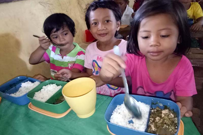Feeding program launched as Marawi schools start to reopen