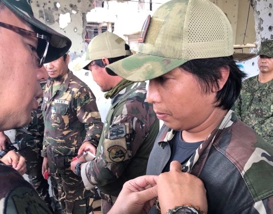 Soldiers, police awarded Gold Cross medals for Marawi