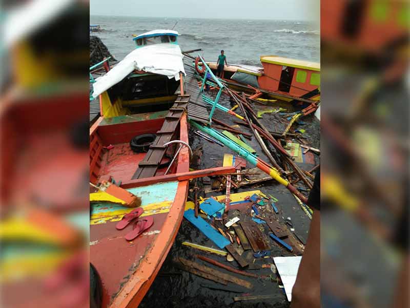 â��Salomeâ�� wrecks 13 boats in Albay