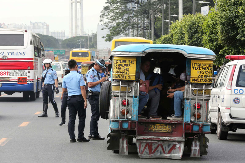 Drive vs smoke belchers: 200 motorists pulled over