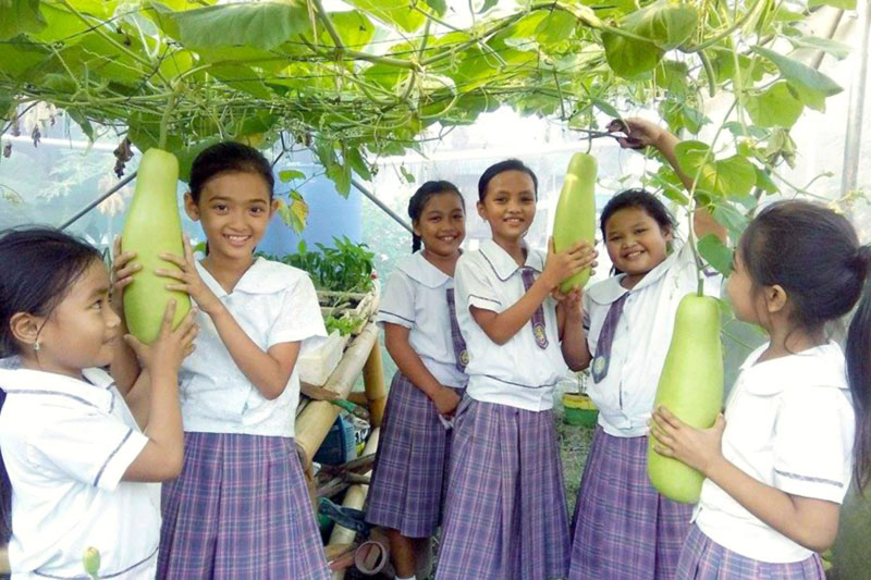 Education ministers laud school garden program 