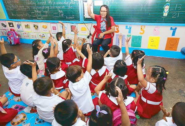 Duterte eyeing to hike teachers' pay through TRAIN package 2