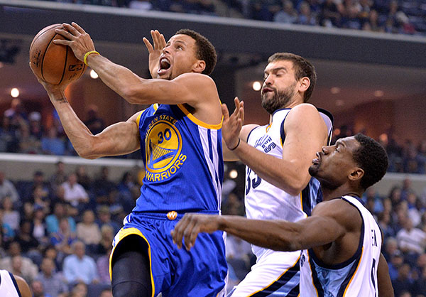 Warriors improve to 9-0, tie franchise mark
